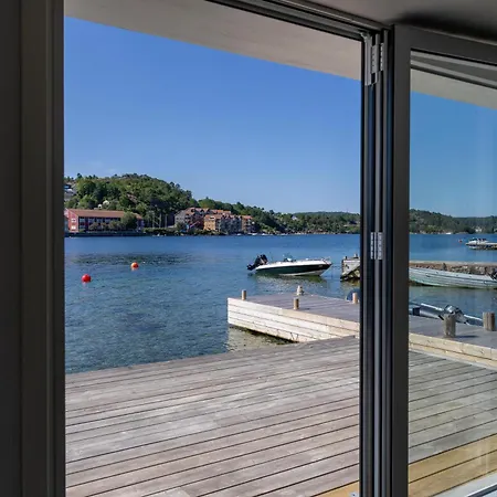 Ronnes 12 * Grimstad (Aust-Agder)